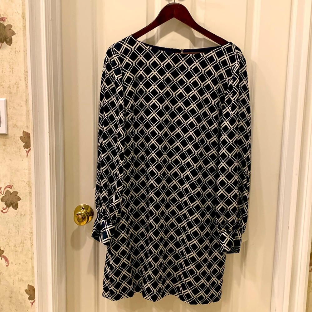 Banana Republic navy blue and white geometric print lined dress. Size 14.